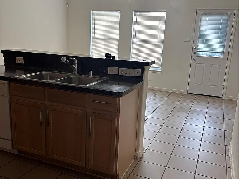21115 Field House Ct — Photo 7