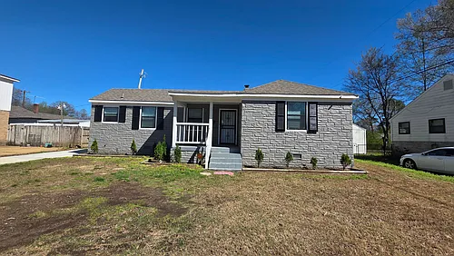 1552 Rebecca St Photo 1