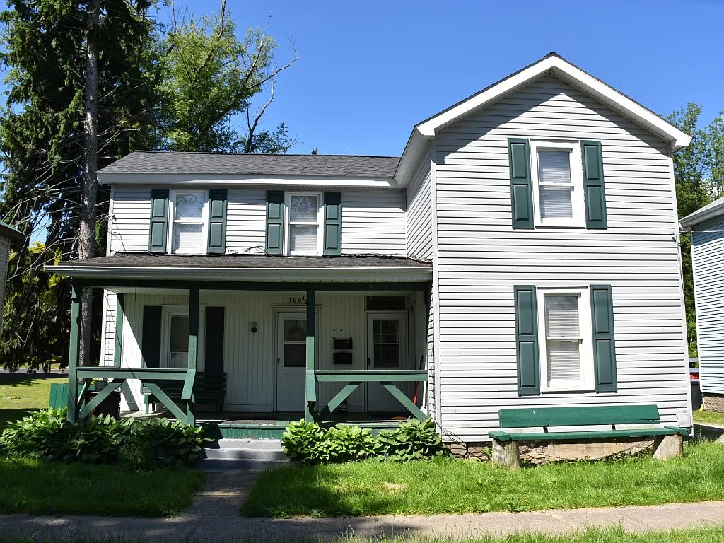 108 Ontario St photo 1