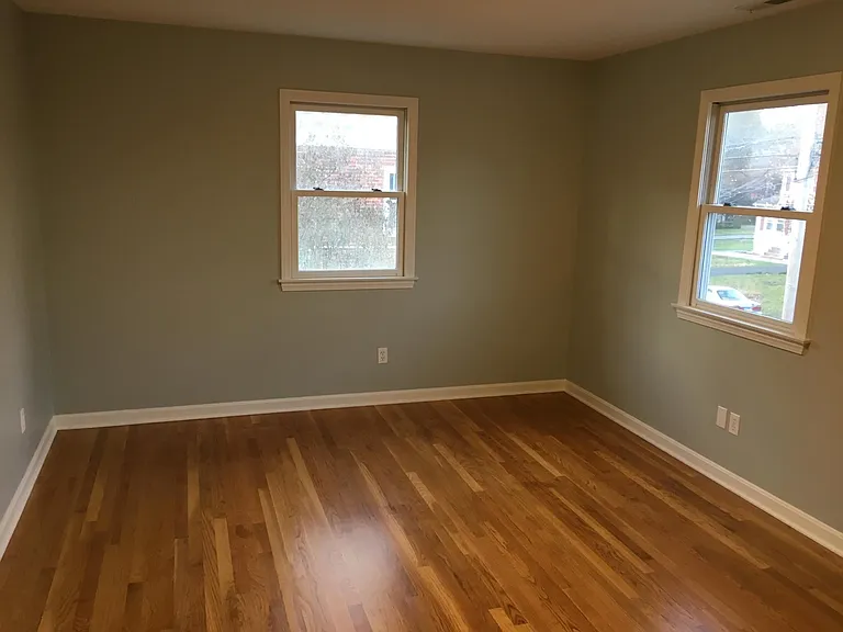 211 Hunyadi Ave — Photo 16