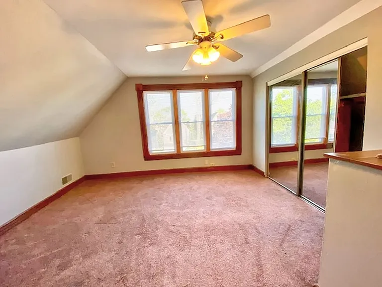 2925 N Maryland Ave — Photo 13