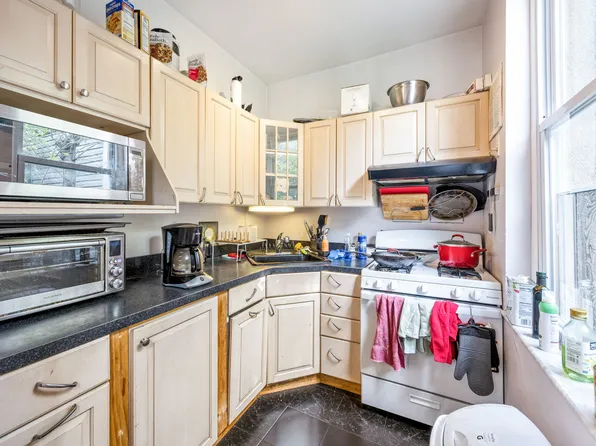 188 North 8th Street image 11 of 23