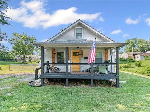 1004 Hickory St, Excelsior Springs, MO 64024