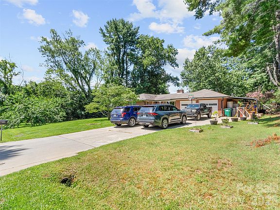 2nd image of 38 Crowell Rd