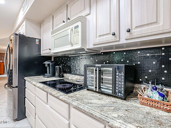 5th image of 926 Leisure World --