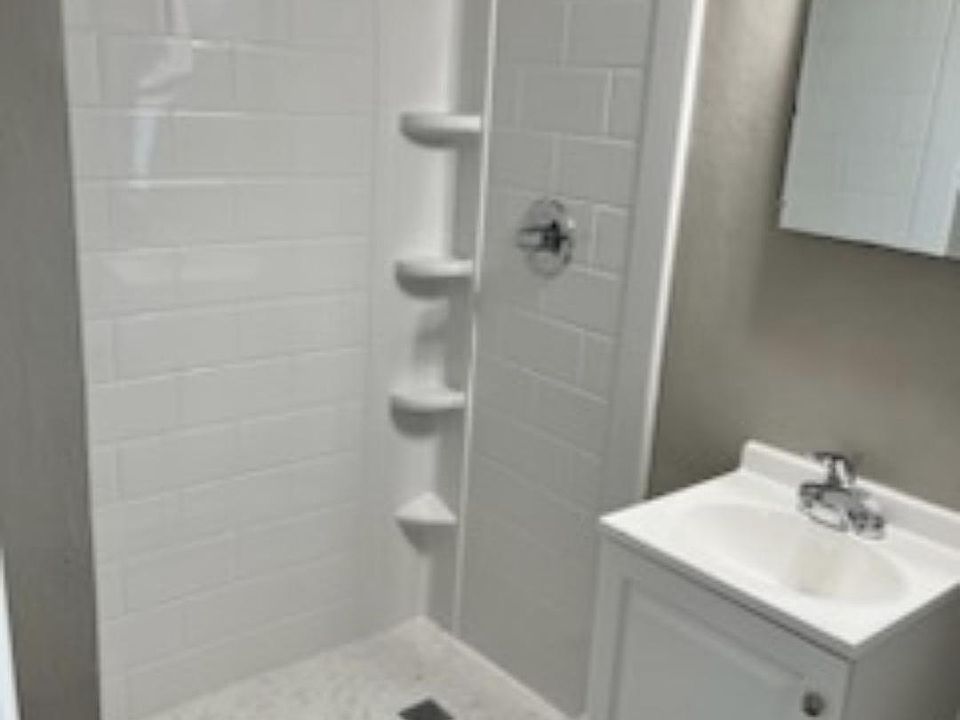 2nd image of 4920 York St #4