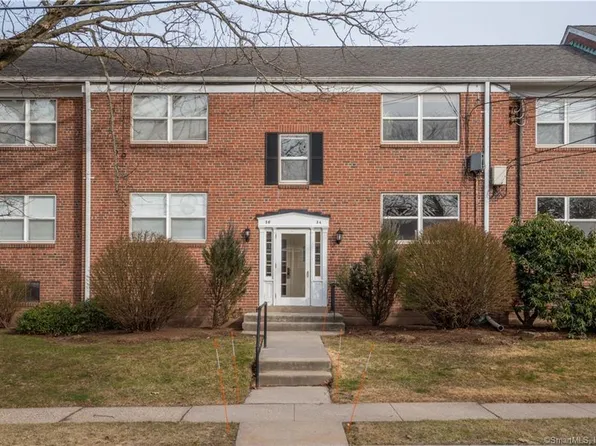 34 Arnold Way #34, West Hartford, CT 06119
