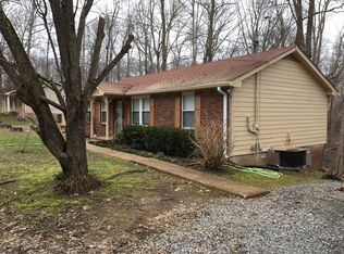 1011 Red Fox Ln, White House, TN 37188