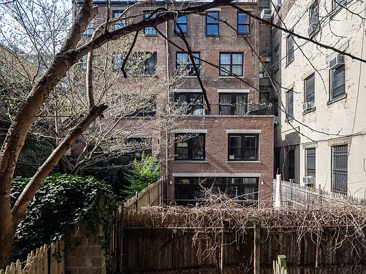 Rented by City Connections Realty | media 7