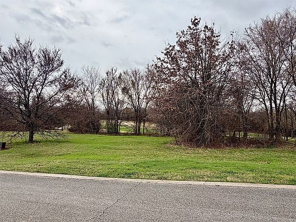 2nd image of 126 Roaring Fork Cir