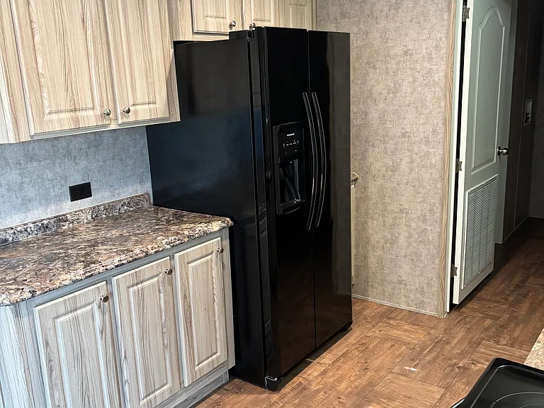 921 Taylor Dr — Photo 9