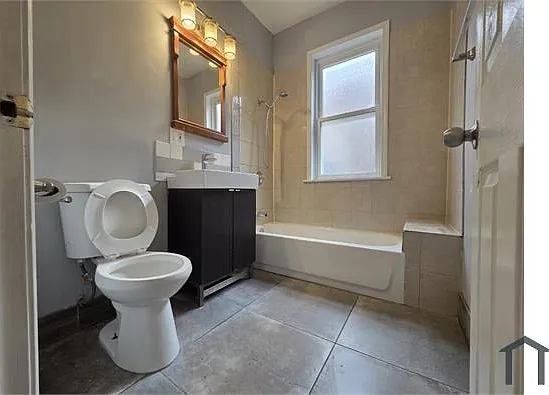 5739 S Green St #2 — Photo 9