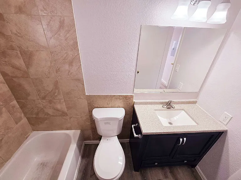 4360 Twin View Cir #3 — Photo 7