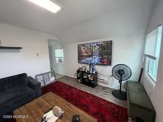 1 bed, 1248 sqft, $2,100 — Photo 3