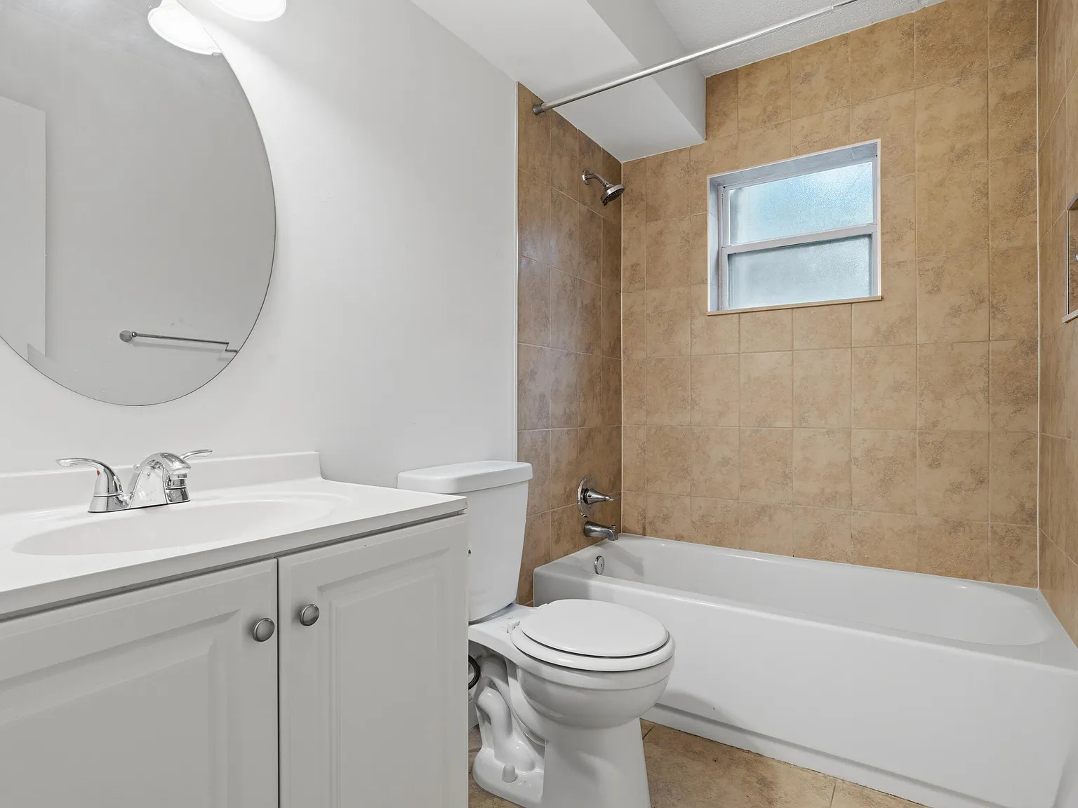 2 bed, 1.0 bath, 900 sqft, $1,900 — Photo 4