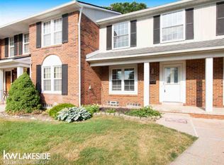 36340 Park Place Dr, Sterling Heights, MI