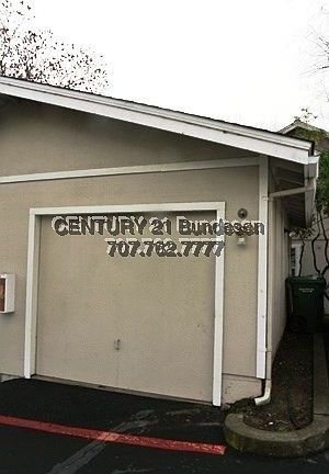 2nd image of 915 Pepperwood Ln