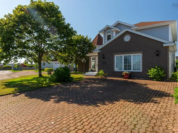 12 Waye Ct, Pt Hawkesbury, NS B9A 3B5