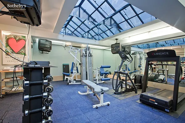 Sold by Sotheby's International Realty | media 37