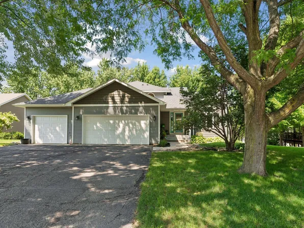 2105 Grimm Rd, Chaska, MN 55318