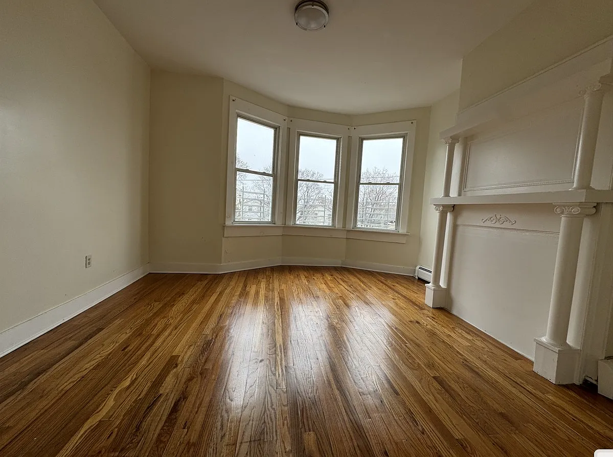 Building Photo - 149 Wilkinson Ave #3R