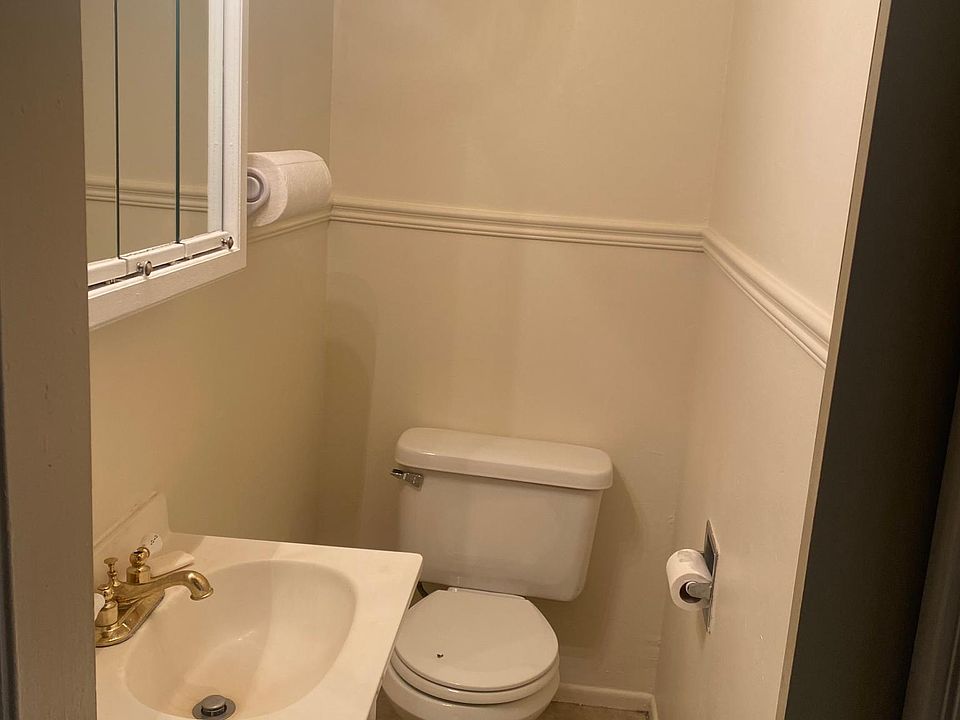 1st image of 3076 Saint Ives Ln