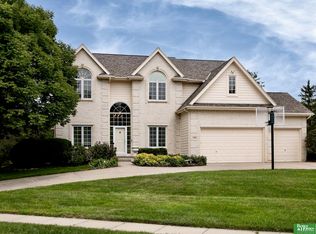 15810 Burdette St, Omaha, NE 68116