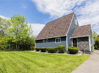 1385 Island Cottage Rd, Rochester, NY 14612