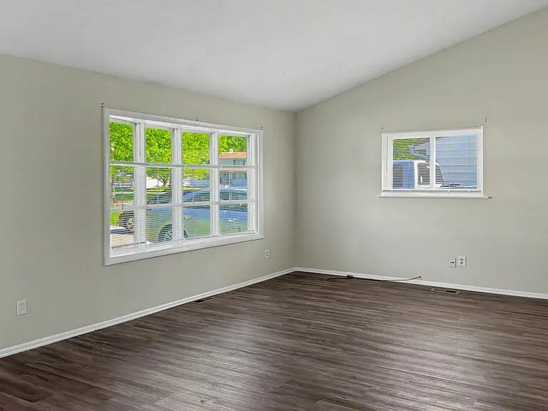3653 Beaumont Dr — Photo 3