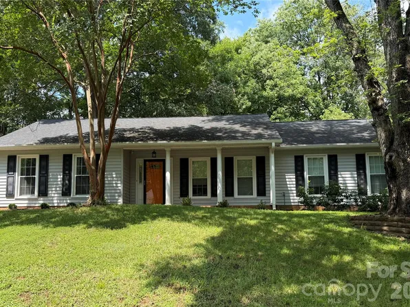 2701 Creekbed Ln, Charlotte, NC 28210