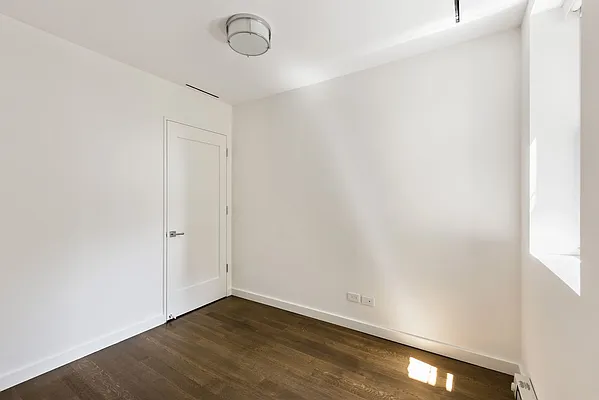 Rented by Mann Maurice A | media 20