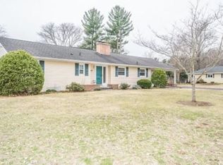 23 E Primrose Dr, Longmeadow, MA 01106