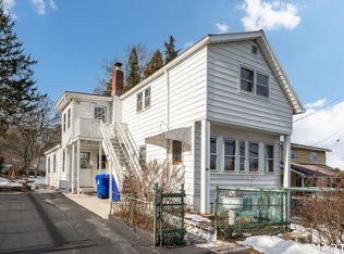 25 Rose Hill Rd, Branford, CT 06405