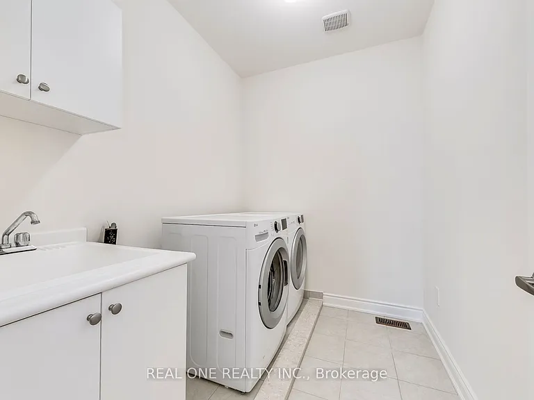 134 Goodwin Cres — Photo 41