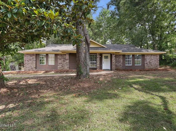 1302 Old Vicksburg Rd, Clinton, MS 39056