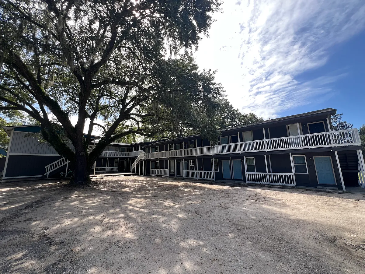 Building Photo - 2413 S Fraser St #15A