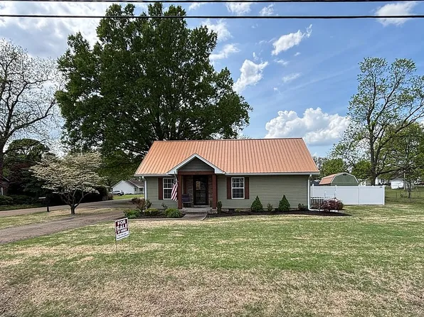 706 N 7th St, Obion, TN 38240