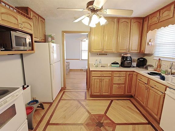 4th image of 6847 E 34th St