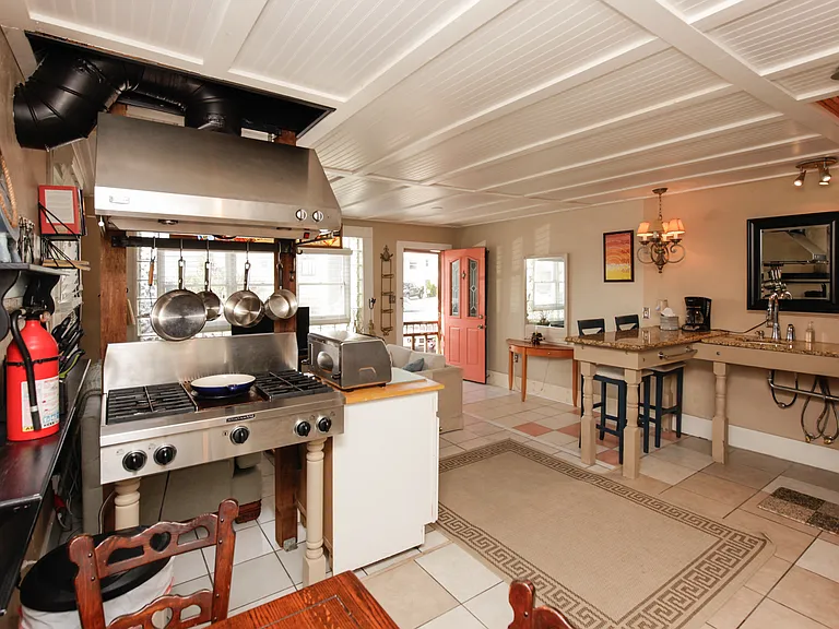 403 Crawford Rd #B — Photo 11
