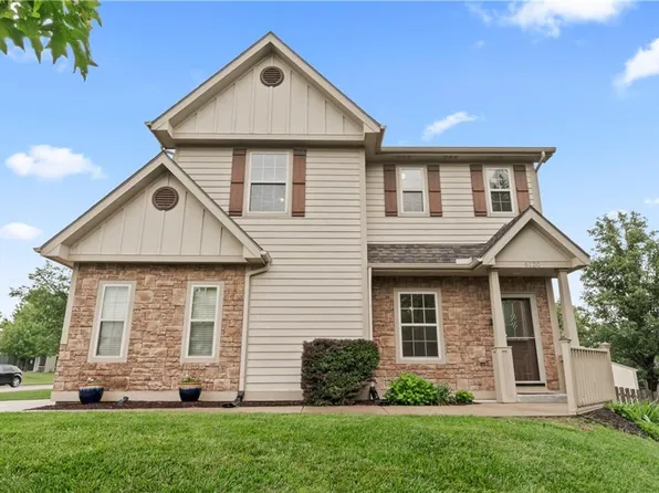 6120 Palisades Dr, Lawrence, KS 66049