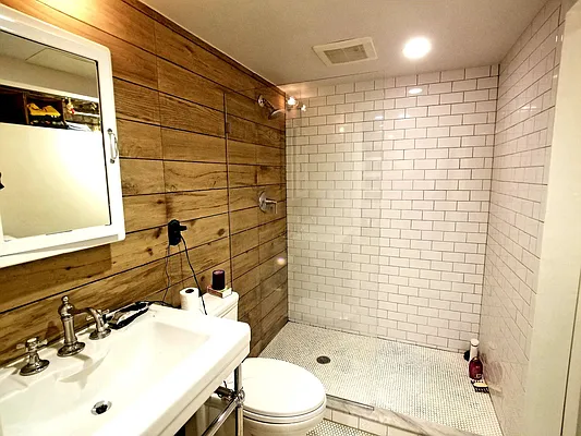 Rented by Compass | media 31