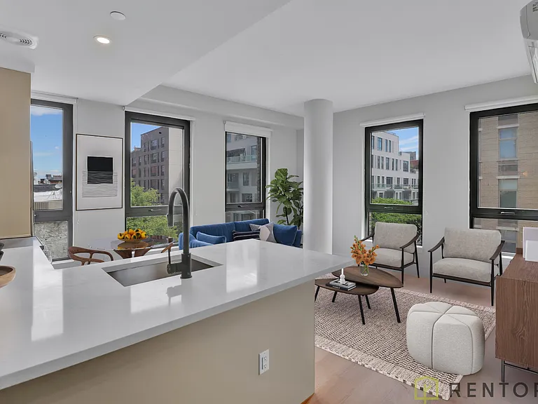 130 Hope St #616 — Photo 3