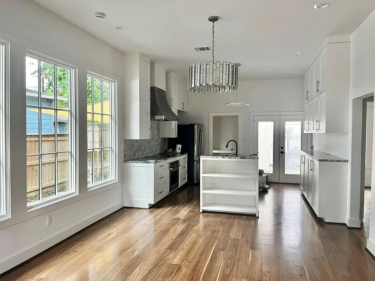 305 Archer St #305 — Photo 1