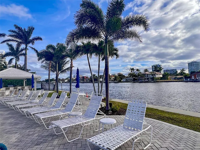 6239 Bay Club Dr #1 — Photo 25