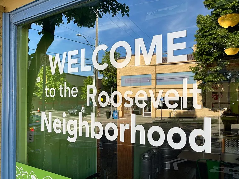 Vivid Roosevelt — Photo 35