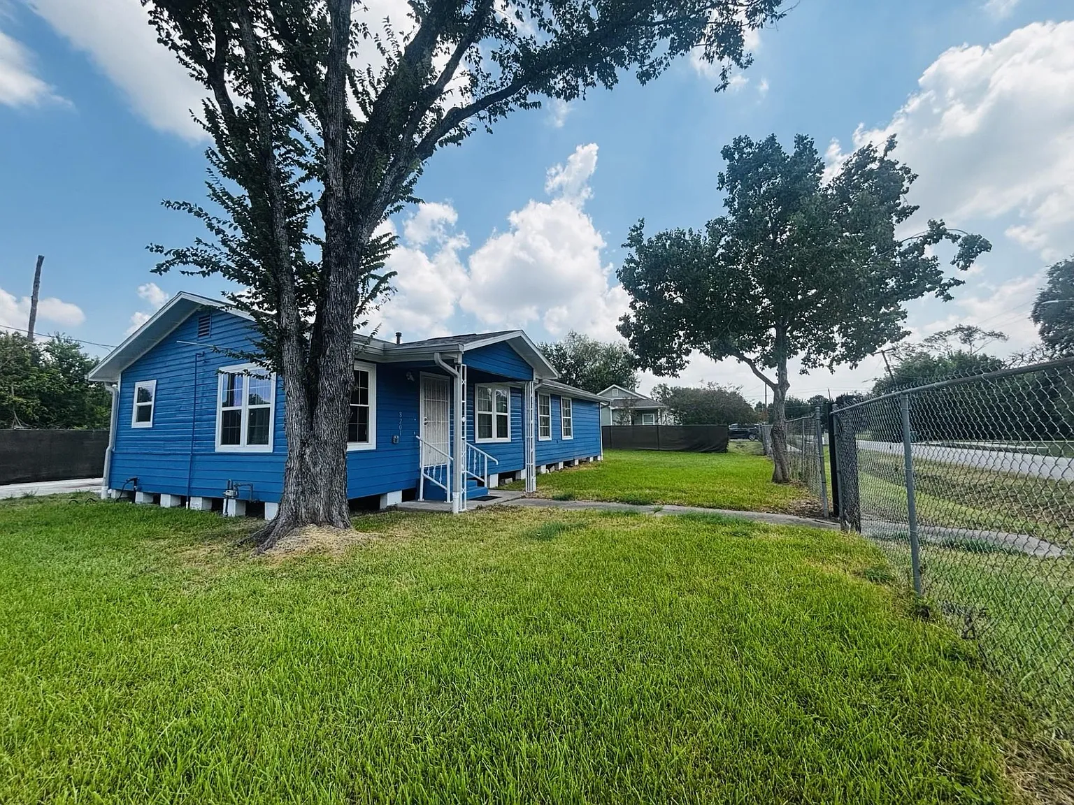 4 bed, 2.0 bath, 1488 sqft, $1,700 — Photo 3