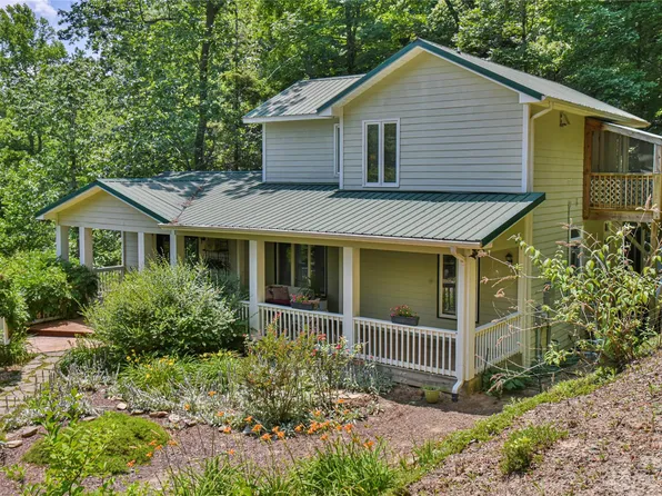 70 Old Place Rd, Hendersonville, NC 28792
