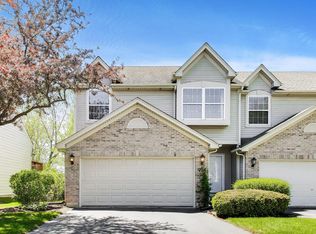 934 Viewpoint Dr, Lake In The Hills, IL 60156