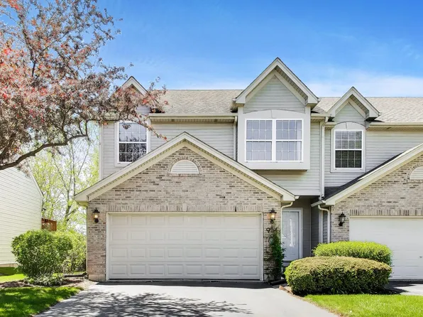 934 Viewpoint Dr, Lake In The Hills, IL 60156