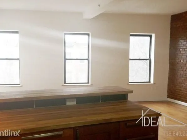 407 Myrtle Ave, Brooklyn, NY 11205